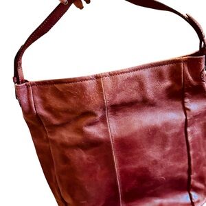 Wilson's Leather Shoulder Bag